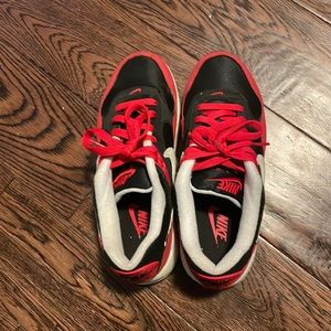 size 6.5 | air max 90 | correlate | black & university red